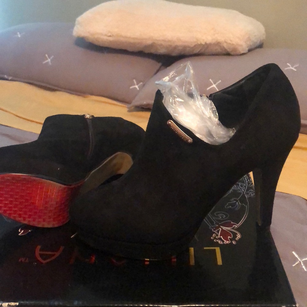 Shoes - Picture 2 of 2
